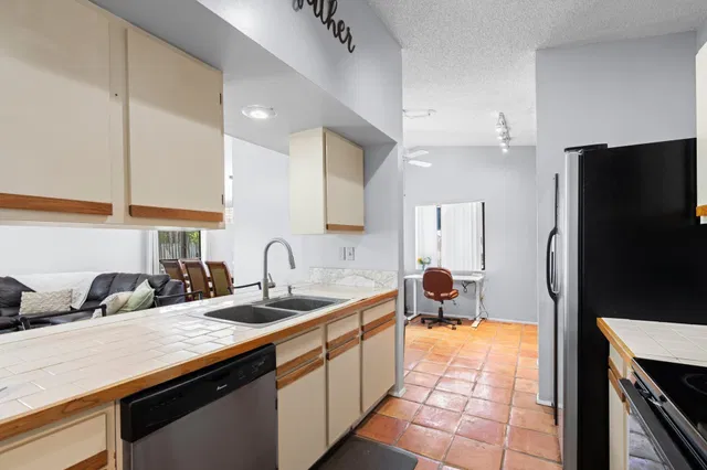 Residence photo 17