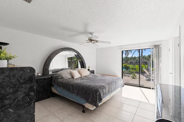 Residence photo 24