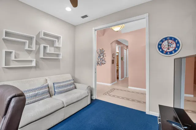 Residence photo 8