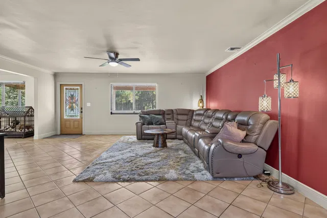  Residence photo 15