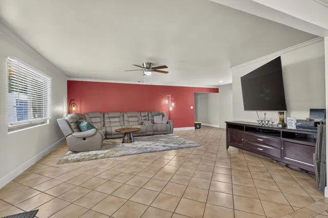  Residence photo 16