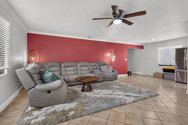  Residence photo 18
