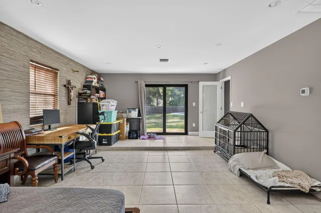  Residence photo 49
