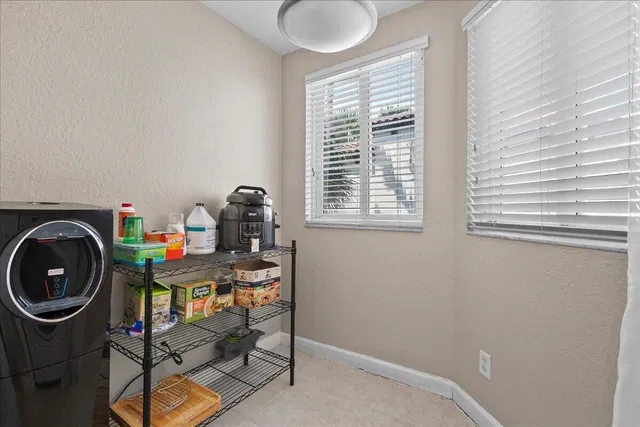 Residence photo 5