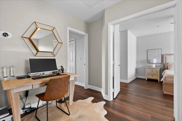  Residence photo 23