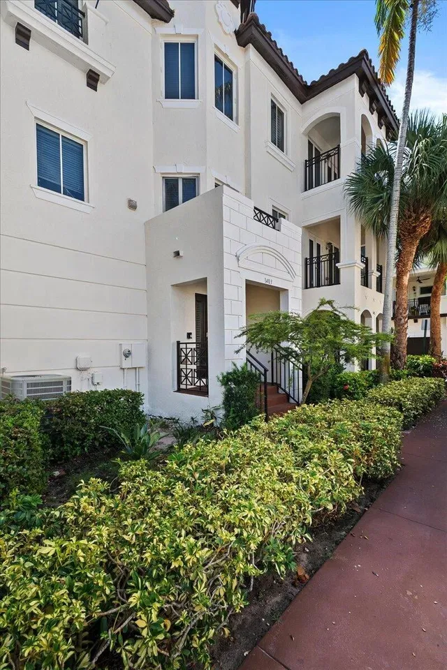  Residence photo 32