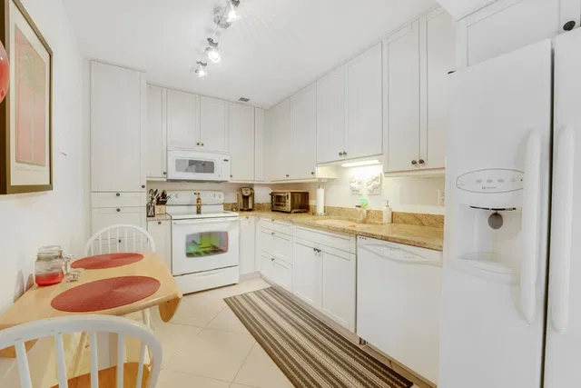 The Patrician of Palm Beach Unit 4040 photo 3