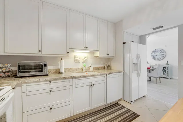 The Patrician of Palm Beach Unit 4040 photo 4