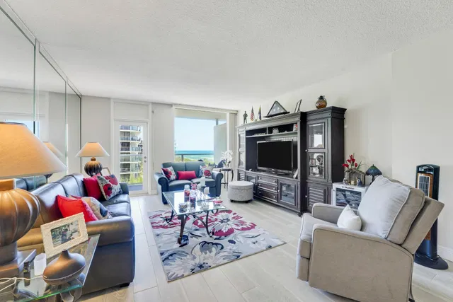 The Patrician of Palm Beach Unit 4040 photo 6