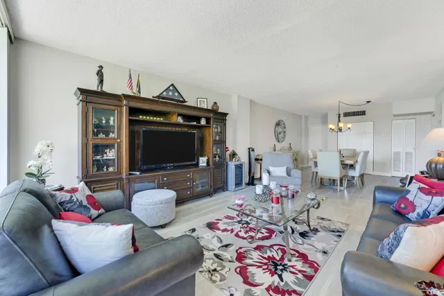 The Patrician of Palm Beach Unit 4040 photo 8