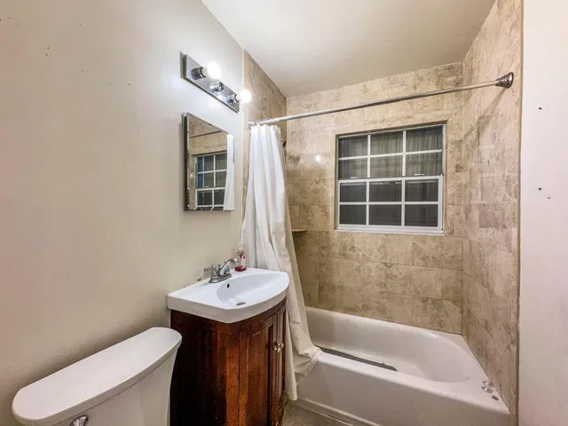  Residence photo 8