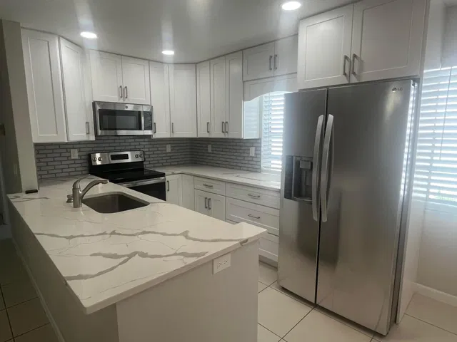 Residence photo 3