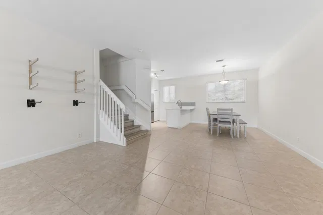 Residence photo 2