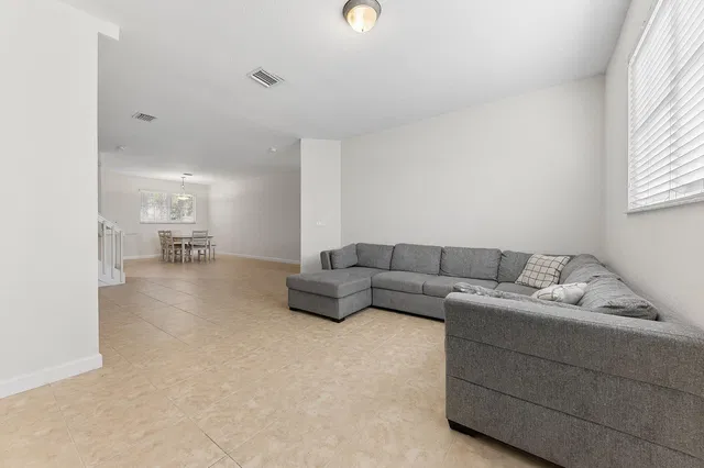 Residence photo 8