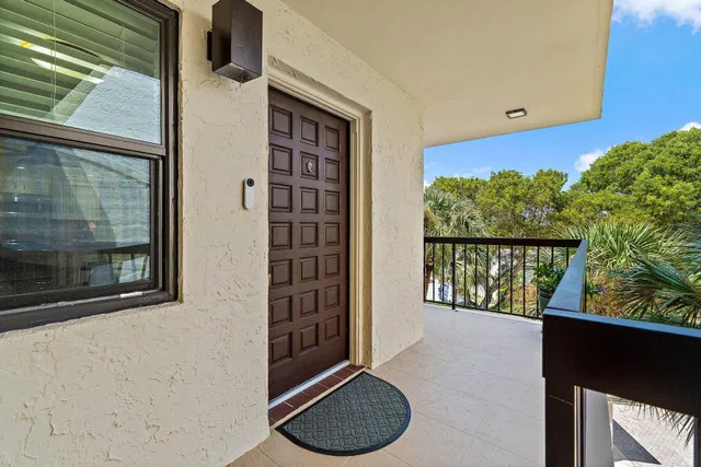 Unit 405 photo 20