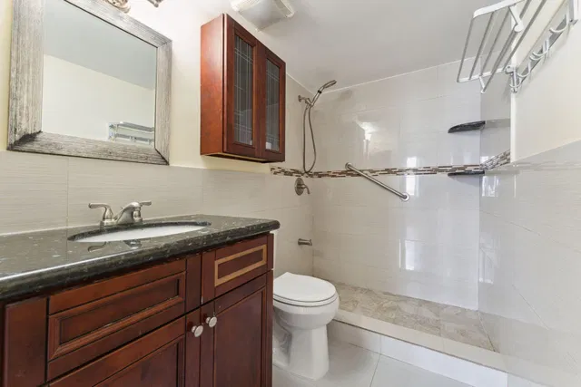 Unit 23 photo 6