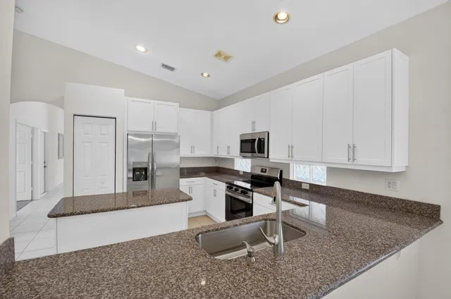  Residence photo 6