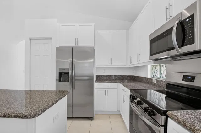  Residence photo 10