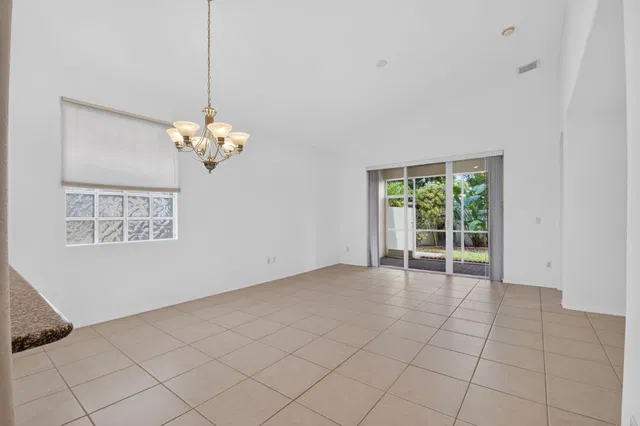  Residence photo 11