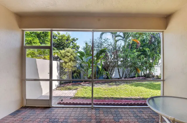  Residence photo 18