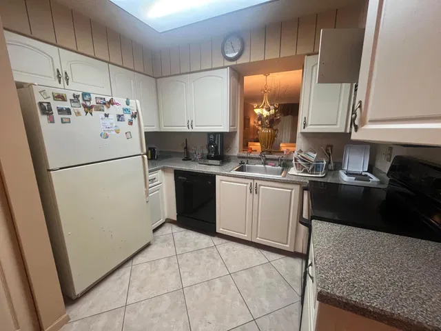 Unit #306 photo 11