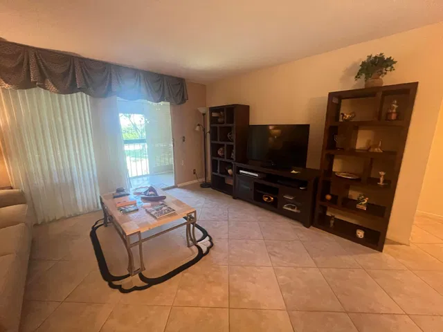 Unit #306 photo 17