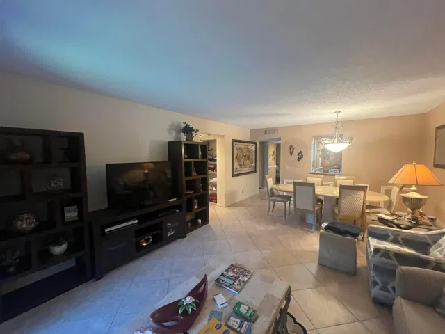 Unit #306 photo 18