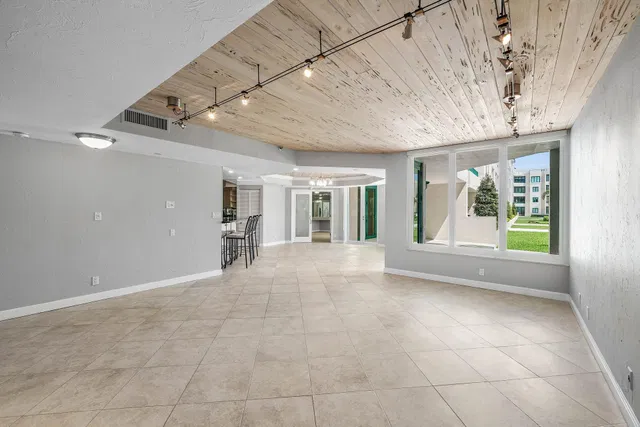 Boca Raton Unit 223 photo 4