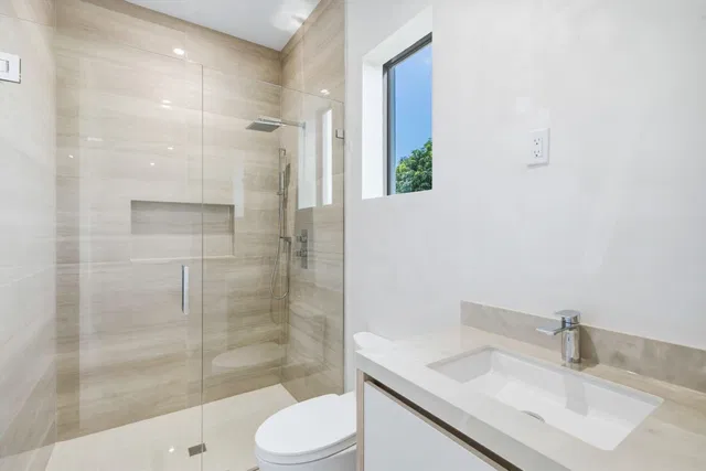  Residence photo 30
