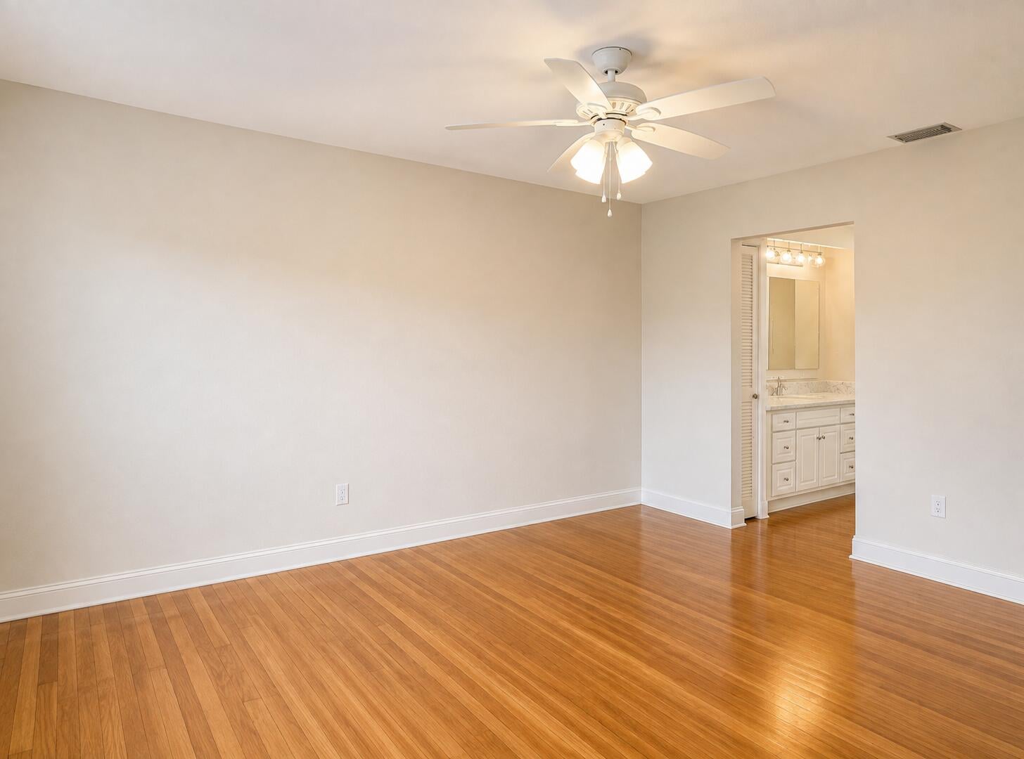 Unit 331 photo 14