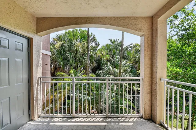 Unit 203 photo 15