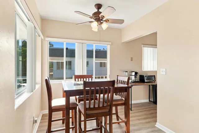 Unit 202 photo 4