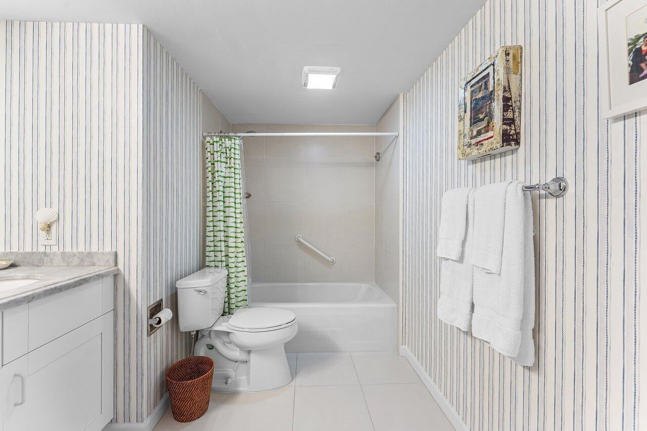 South Palm Beach Unit 409 photo 11
