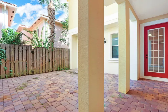 Canterbury Place Residence photo 6