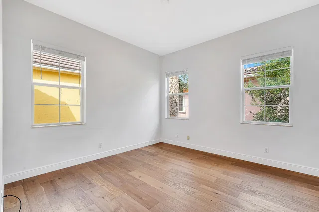 Canterbury Place Residence photo 15