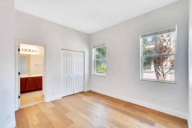Canterbury Place Residence photo 18