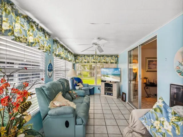  Residence photo 24