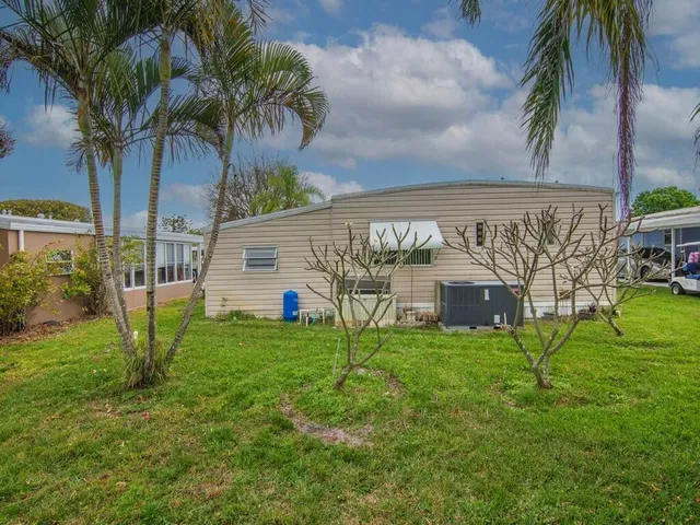  Residence photo 30