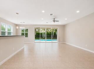 Residence photo 12