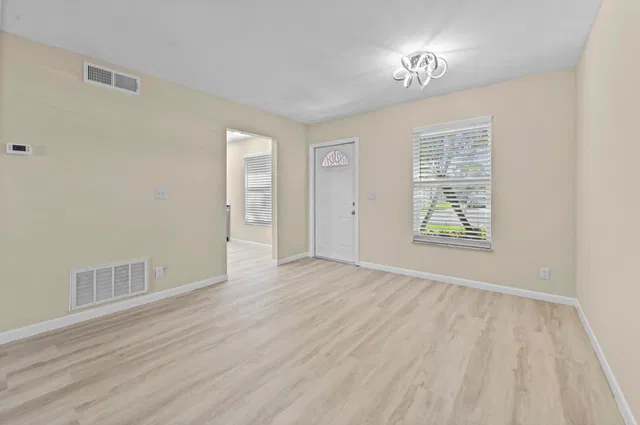  Residence photo 7