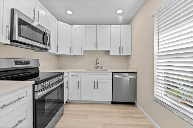  Residence photo 9