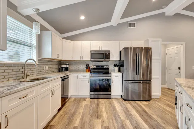 Residence photo 18