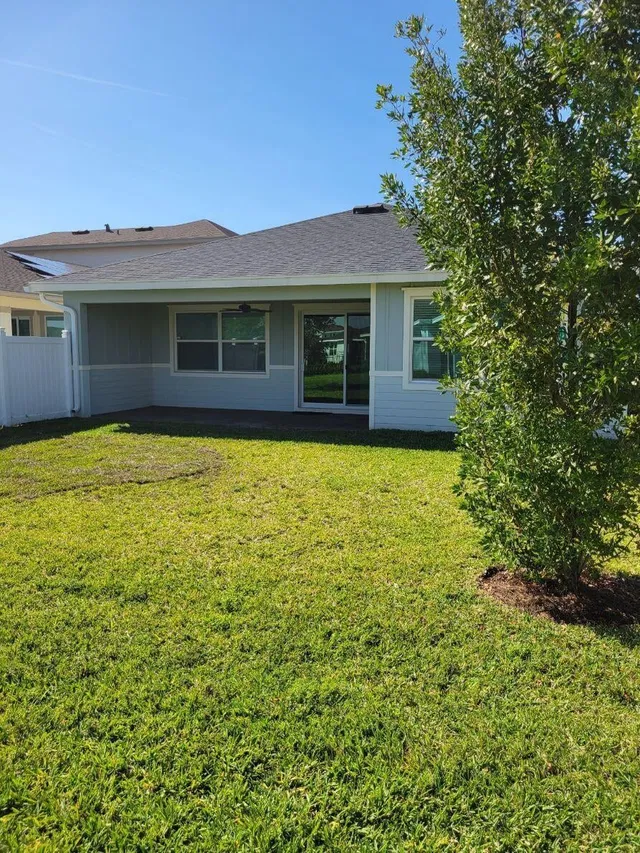 Residence photo 3