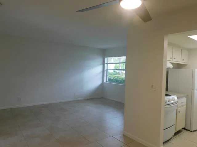 Unit 103 photo 8