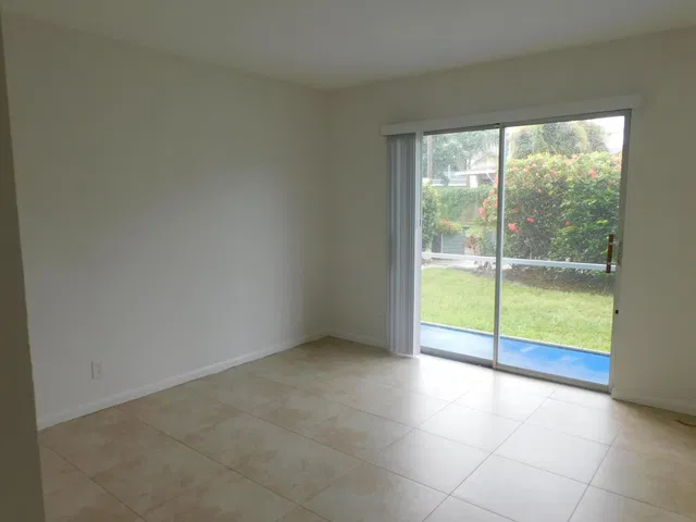 Unit 103 photo 9