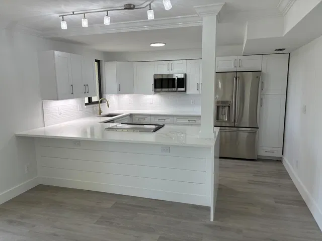 Unit 106M1 photo 2