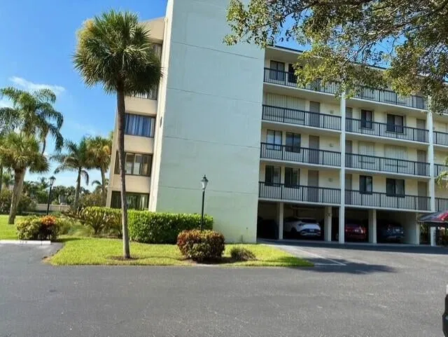 Unit 106M1 photo 16