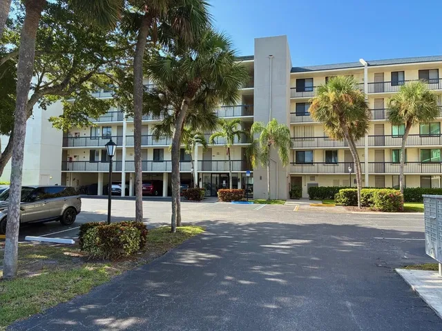 Unit 106M1 photo 17
