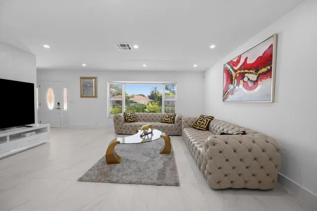 Residence photo 3