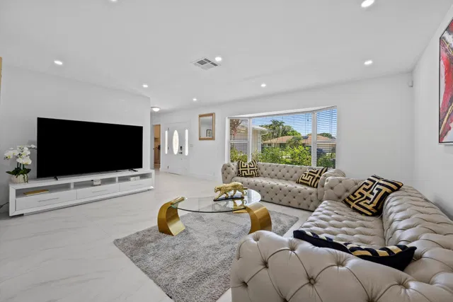 Residence photo 4